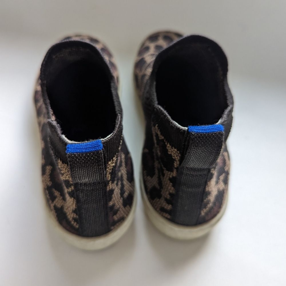 Rothy's Discontinued The Chelsea in Wildcat Leopard Print - Picture 6 of 12